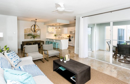 Seven Mile Beach Condo | Regal Beach Club 112-Stunning Condo-Fabulous Complex-Walking distance to all!