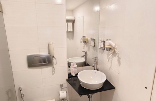 Shivaji Nagar Hotel | Regenta Place Bangalore, Cunningham Road
