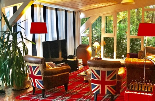 Saint-Hilaire-de-Loulay Bed & Breakfast | Relais de chasse la Chaignaie