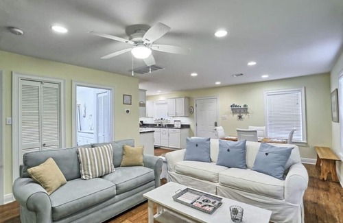 Old Town House | Relax and Enjoy! Steps to the beach and Old Town Bay St. Louis!