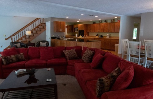 Fries House | Relax and enjoy the beauty of the New River & mountains