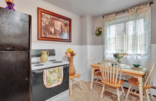 Rochester Apartment | Relax and enjoy the lush beauty of Flower City