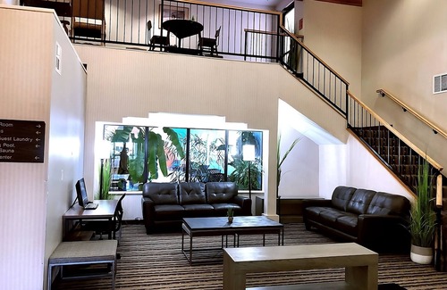 Window Rock Hotel | Relax and Recharge! Free Breakfast, Parking, Pets Allowed!
