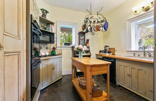 Claremont Villa | Relax And Reconnect With Expansive Views Of The Historic James River