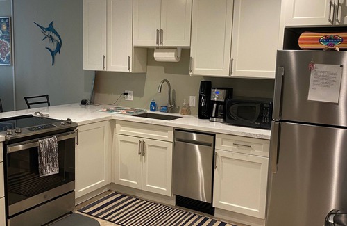 Historic Kailua Village Condo | Relax and Rejuvenate in the Heart of Kona. Minutes walk to town!
