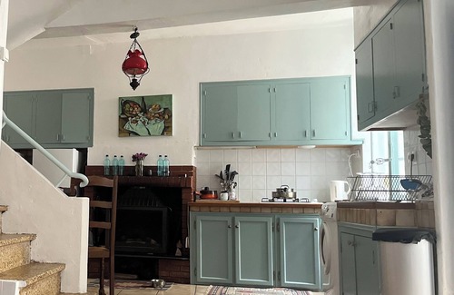 Castelnau-d'Aude House | Relax And Unwind In This Family Friendly Village Home