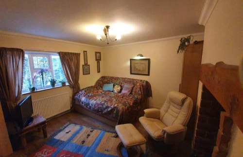 Lydiard Millicent House | Relax and unwind at Windrush Lodge