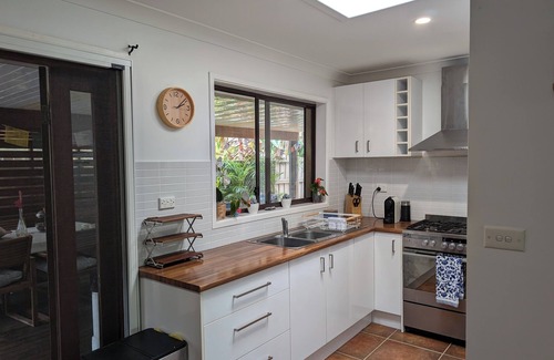 Terrigal House | Relax and unwind in natural setting near Terrigal lagoon & beach