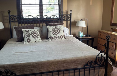 Fairview  Highland County Other | Relax by the fireplace, enjoy our quiet countryside 1-bedroom