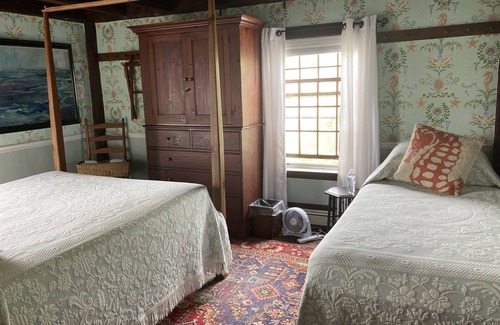 Westport Point Bed & Breakfast | Relax by the sea! Bed & Breakfast room near Horseneck State Beach