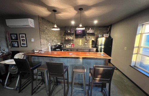 New Franklin House | Relax Enjoy Country Living with Hot Tub