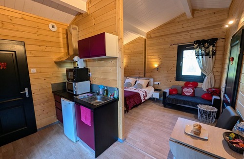 Fougerolles-Saint-Valbert Cottage | Relaxing chalet with spa and sauna near 1000 Ponds