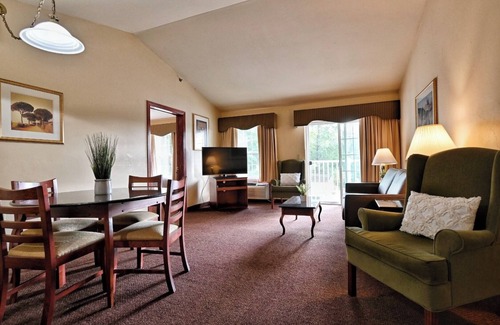 Pembine Hotel | Relax in Charming Room After a Day of Island Adventure | Pet-Friendly