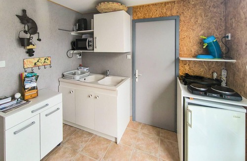 Sainte-Gemme-la-Plaine House | Relax in this small holiday home with swimming pool.