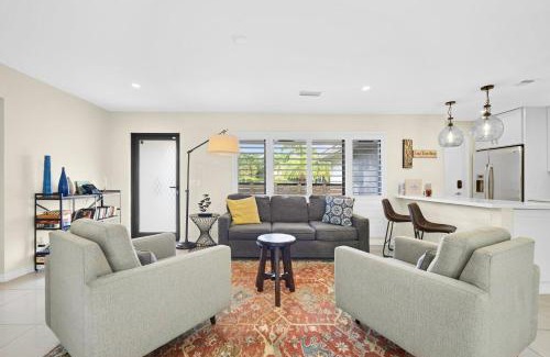 South Corals House | Relax in Luxury - 3 Bed, 2 Bath Oasis with Pool