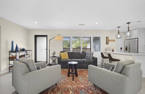 South Corals House | Relax in Luxury - 3 Bed, 2 Bath Oasis with Pool
