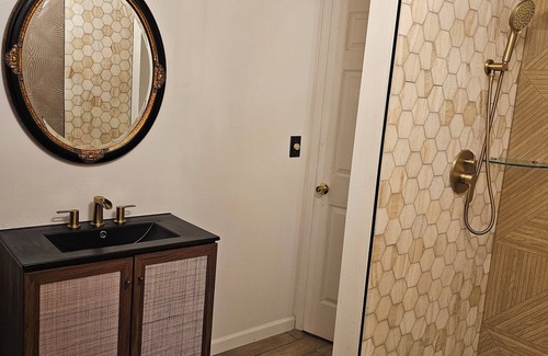 Queenstown Other | Relax in Style at This Airy 3BR/2BA Retreat with Outdoor Oasis