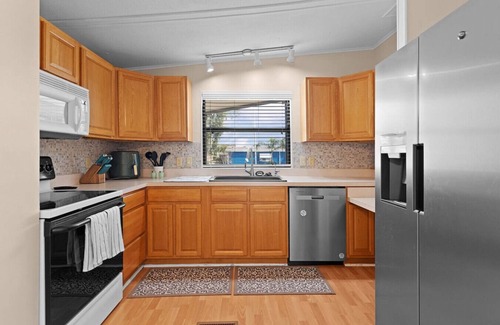 Silver Lake House | Relax in the Much Desired Villages Community