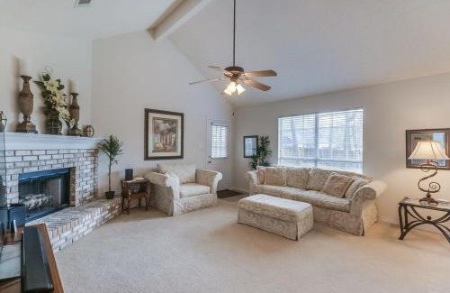 Ocean Springs House | Relax In Your Private Paradise