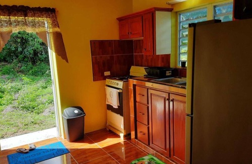 Davy Hill House | RELAX-INN: 2bedroom apartment n JEEP RENTAL