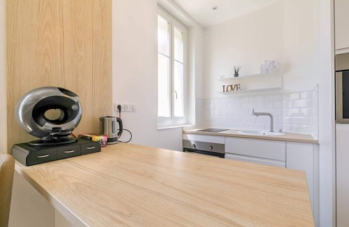 Faubourg Sud Apartment | Relax Spa- Appartement au centre de la ville avec Jacuzzi- SR Loc