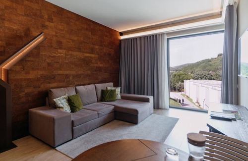 Balocas House | Relax & Unwind in this Amazing Location! 2 Spacious Units w/ Balcony & Kitchen