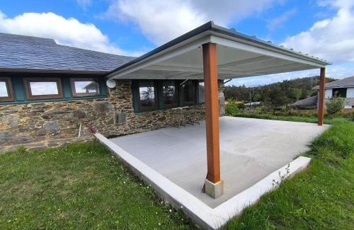A Capela Ski Chalet | Relax & Vistas, casa en la roca