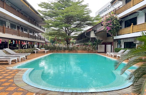 Su Thep House | Relaxed Superior Double | Unwind in Style
