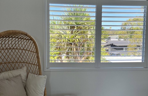 Gold Coast House | Relaxing Waterfront Home with Beach Vibe