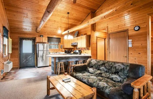 New Lisbon Cabin | Relaxin Cabins 2BR, 1BA #4