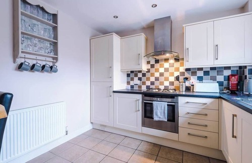 Broughton House | Relaxing 3 bedroom Chester Home with garden