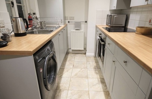 Aylesbury House | Relaxing 4BR perfect for Long and Short Stay
