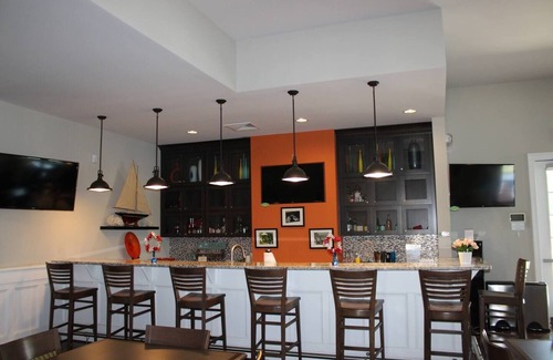 Millville House | Relaxing beach community nearby beaches, pools, clubhouse and gym