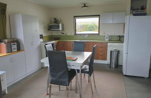 Porangahau House | Relaxing beach bach with sea views