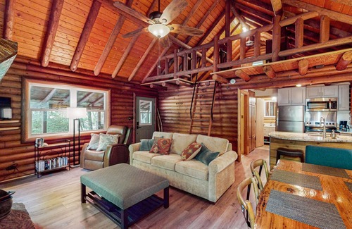 Whittier House | Relaxing Cabin close to Great Smoky Mountains National Park