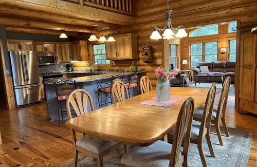 Stearns County House | Relaxing Country Log House on 65 wooded acres