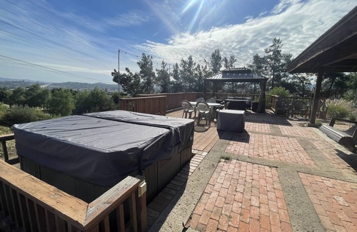 Country Club House | Relaxing Getaway in the Heart of North County San Diego