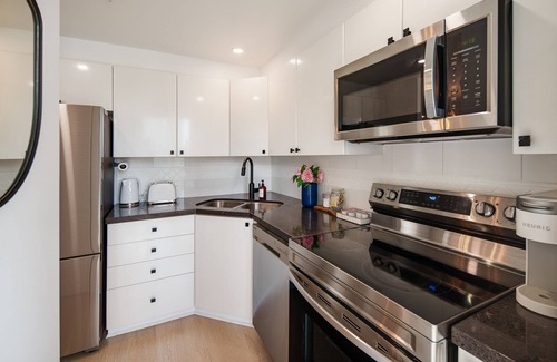 Coal Harbour Resort | Relaxing Getaway In Water View Home, Close To Seawall