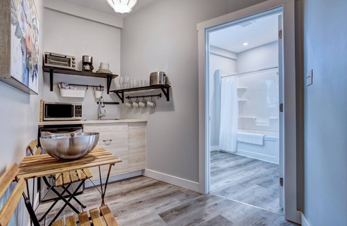 Lunenburg Apartment | Relaxing King Bed Suite Close to Lunenburg Harbour (Suite 2)