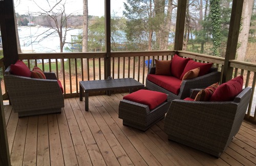 Lake Norman of Catawba Cottage | Relaxing Lake Retreat With Canoe, Kayaks and Paddle Board