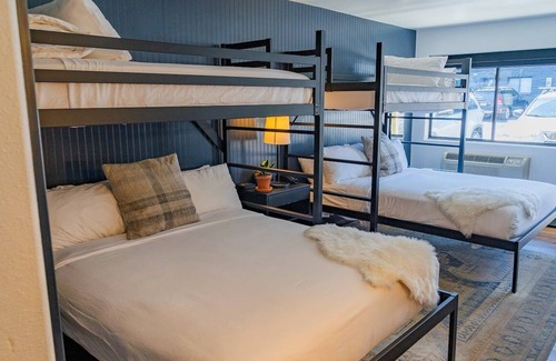 Winter Park Hotel | Relaxing Mountain Retreat Ideal for Couple Stay | Skiing or Hike Nearby