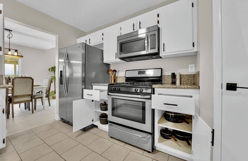 Sunrise Manor House | Relaxing Retreat 3-bedroom house 15min to Strip