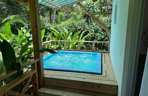 Sanchez Apartment | Relaxing Retreat: Bungalow with Jacuzzi and Pool n