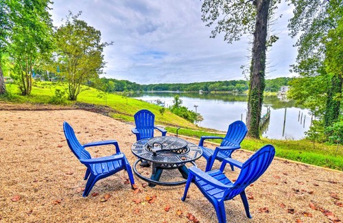 Dutton House | Relaxing Riverfront Cottage with Boat Dock!