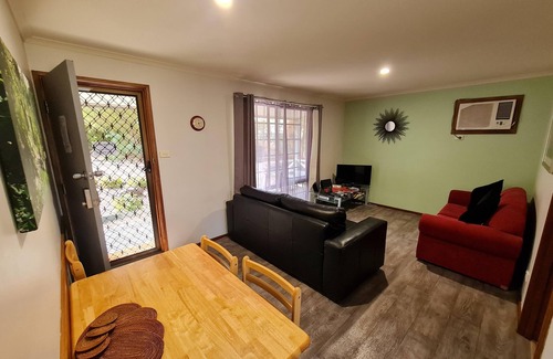 Lyndoch Bed & Breakfast | Relaxing self contained cottage with everything you need - Sleeps up to 6.