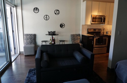West Loop Gate Apartment | Relaxing Studio with Private Patio Downtown Chicago