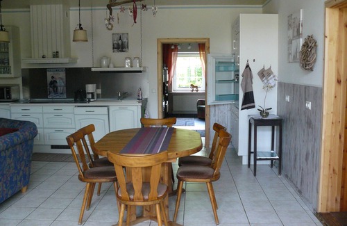 Tetenhusen Apartment | Relaxing vacation with family and dog on a historic farm