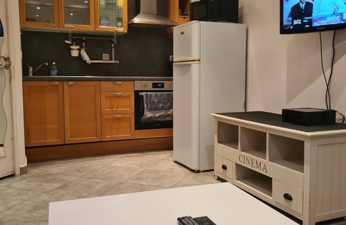 Plateau — Pyramide House | Remarkable 1-Bed House in Athis-Mons