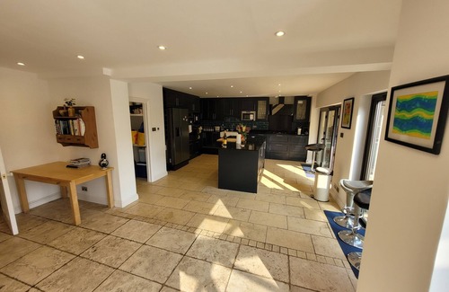 Rushmoor District House | Remarkable 8 Bed Family House Sleeping 16 w/Pool
