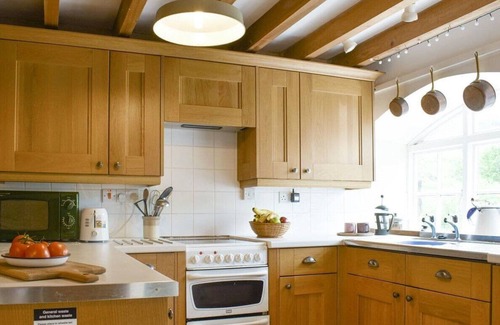 Muker House | Remarkable barn conversion for 6 & 2 dogs, w/free WiFi, open fire & 50 yards from the pub